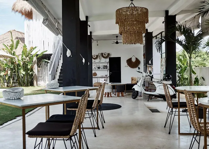 White Palm Uluwatu - Wellness & Recovery Retreat - 2 Min Walk To Balangan Hotel