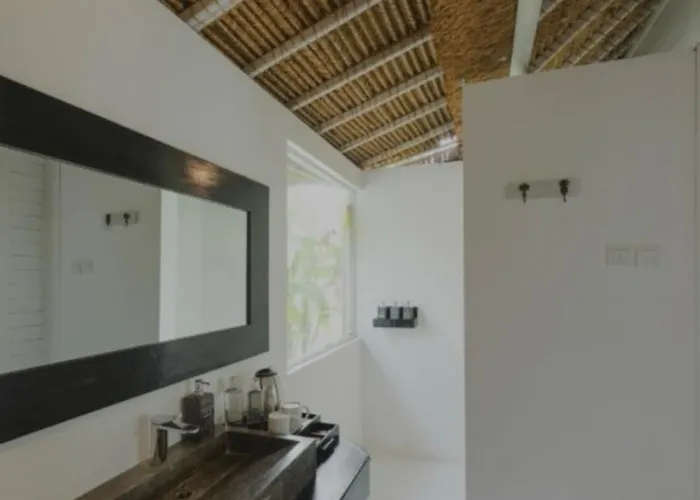 White Palm Uluwatu - Wellness & Recovery Retreat - 2 Min Walk To Balangan Hotel 4*