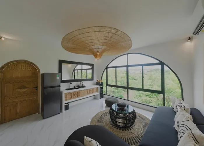 Hotel White Palm Uluwatu - Wellness & Recovery Retreat - 2 Min Walk To Balangan 4*