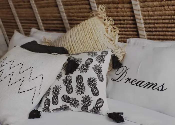 Hotel White Palm Uluwatu - Wellness & Recovery Retreat - 2 Min Walk To Balangan