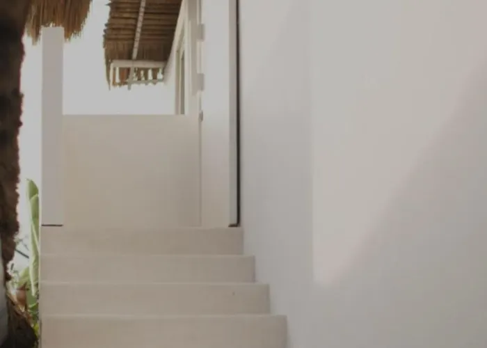 Hotel White Palm Uluwatu - Wellness & Recovery Retreat - 2 Min Walk To Balangan