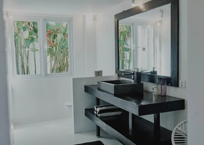 White Palm Uluwatu - Wellness & Recovery Retreat - 2 Min Walk To Balangan