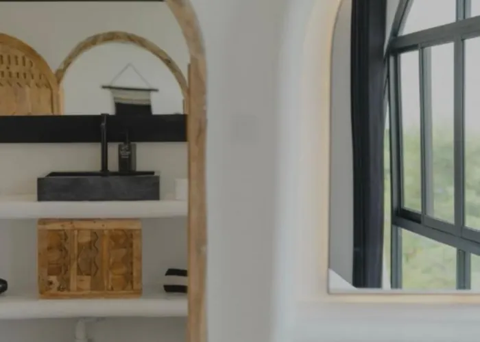 Hotel White Palm Uluwatu - Wellness & Recovery Retreat - 2 Min Walk To Balangan