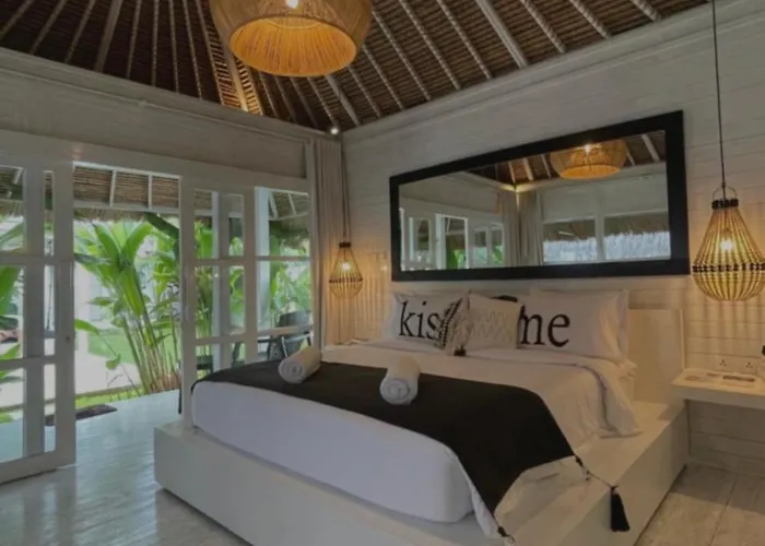 White Palm Uluwatu - Wellness & Recovery Retreat - 2 Min Walk To Balangan Hotel 4*