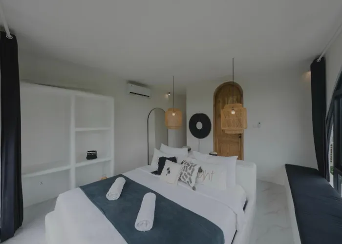 White Palm Uluwatu - Wellness & Recovery Retreat - 2 Min Walk To Balangan