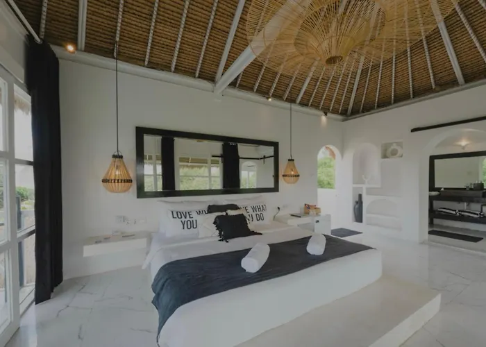 White Palm Uluwatu - Wellness & Recovery Retreat - 2 Min Walk To Balangan Hotel 4*